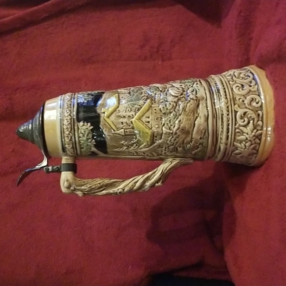 VINTAGE MUSICAL 13" BEER STEIN,  MADE IN JAPAN, WIND UP PLAY ROLL OUT THE BARREL - Picture 6 of 12